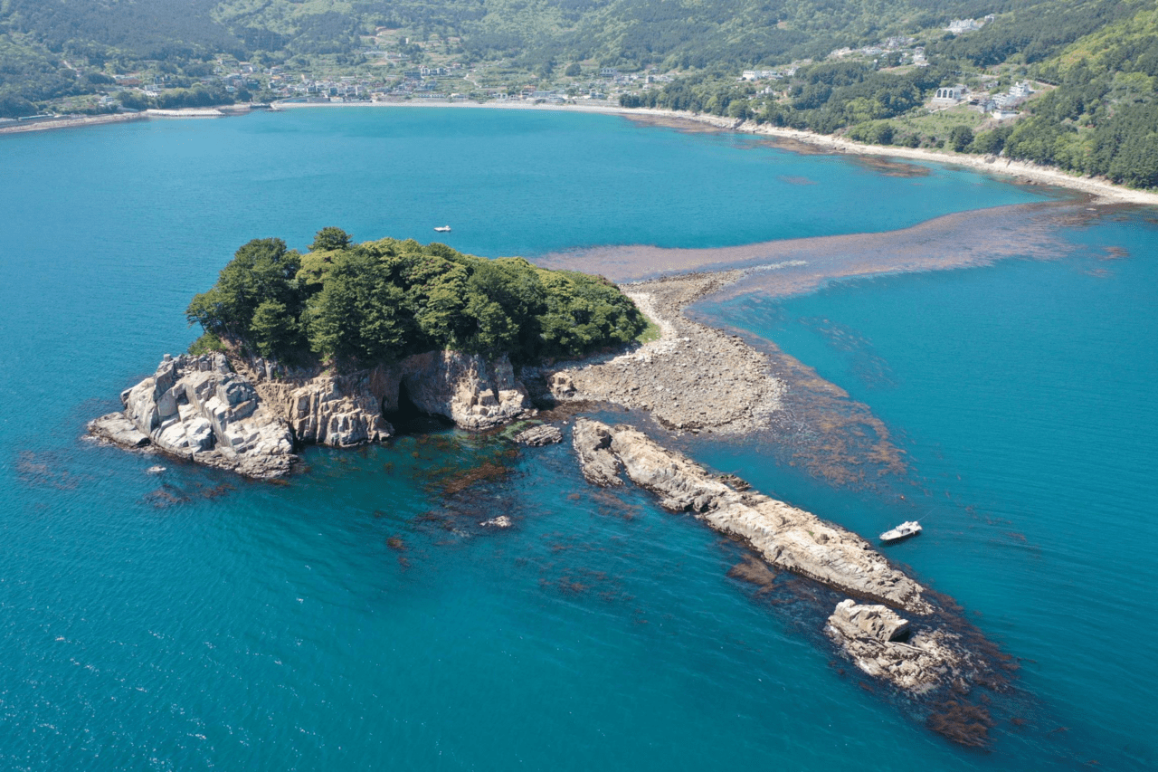 윤돌섬(거제시 일운면)